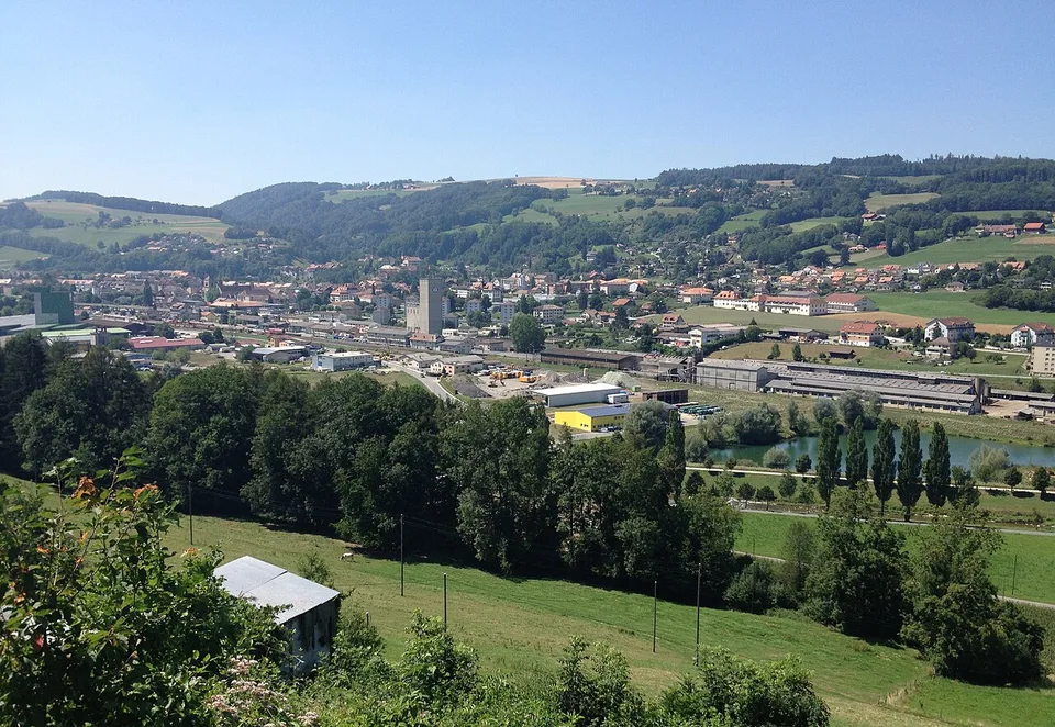 Vue sur Moudon et la vallée de la Broye